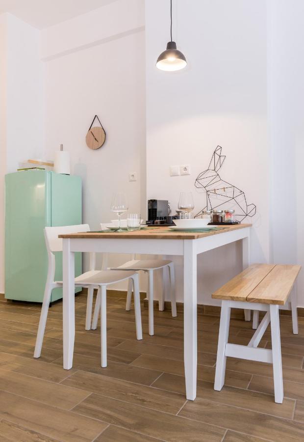 Wide Comfy Studio Apartment Centrally Located In Thissio 아테네 외부 사진