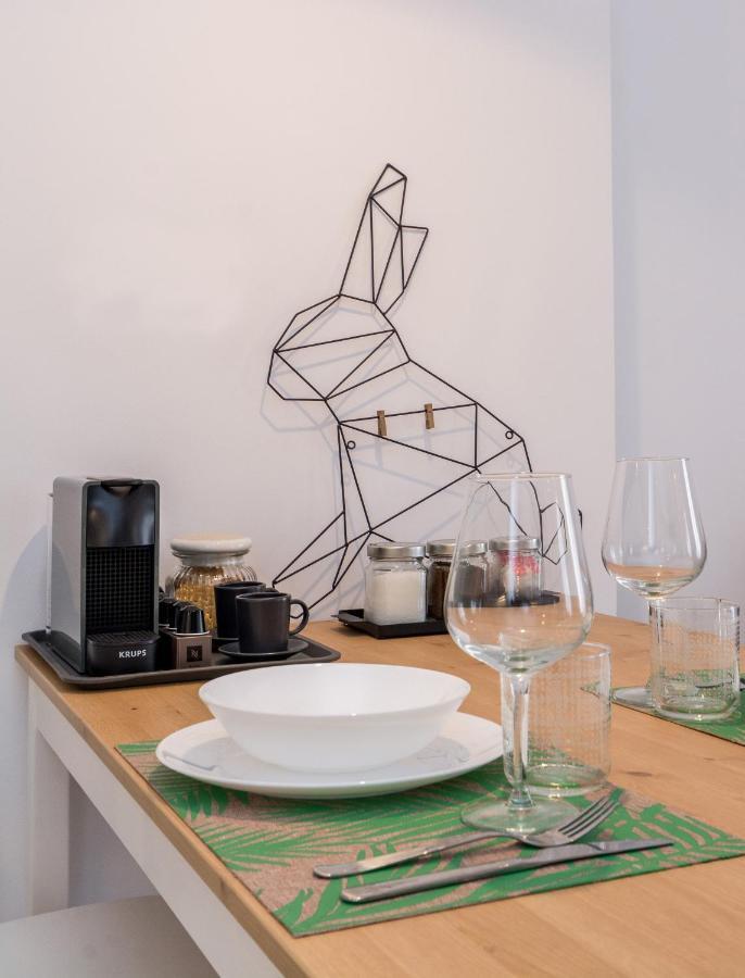 Wide Comfy Studio Apartment Centrally Located In Thissio 아테네 외부 사진