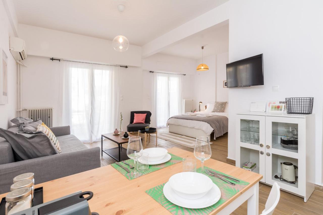 Wide Comfy Studio Apartment Centrally Located In Thissio 아테네 외부 사진