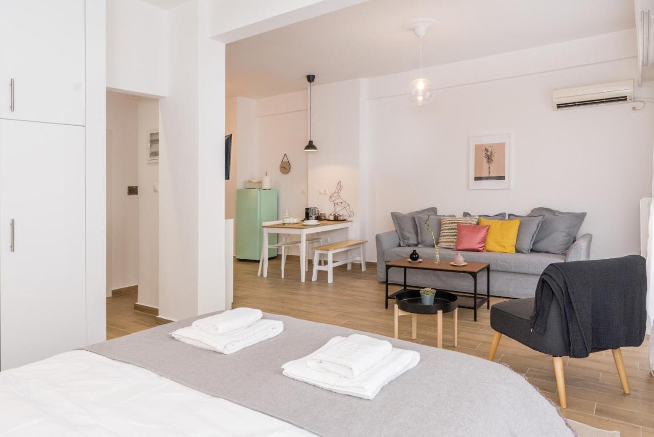 Wide Comfy Studio Apartment Centrally Located In Thissio 아테네 외부 사진